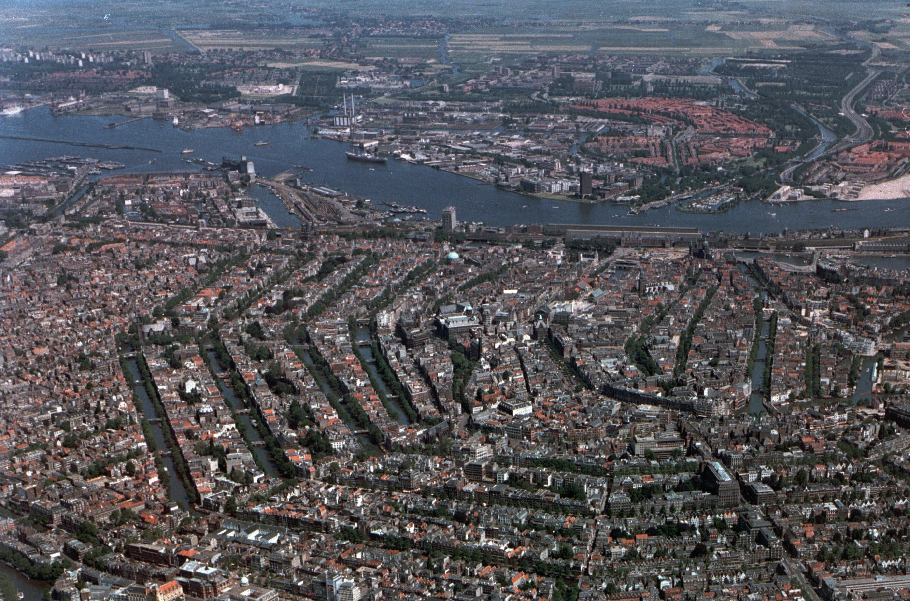 Amsterdams kanaler og kvartaler sett ovenfra