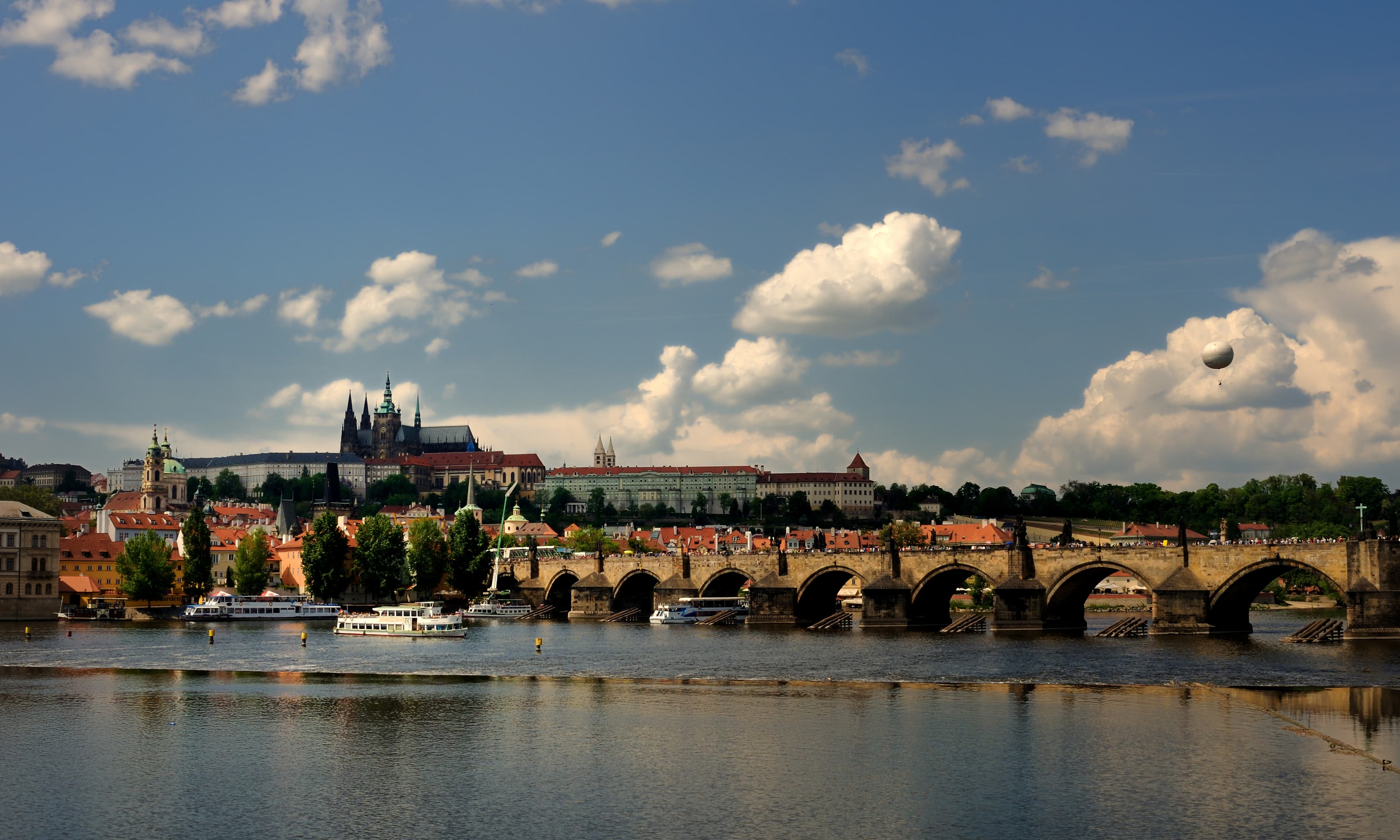 Praha slott over Vltava